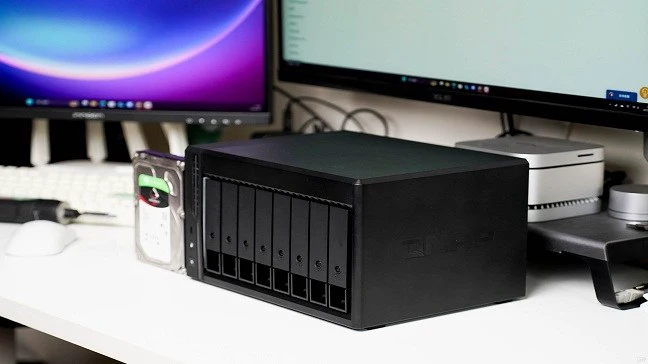 不躺平的NAS威联通Qu805